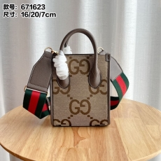 Gucci Satchel Bags